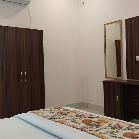 Atithi Inn ขชุราโห ภายนอก รูปภาพ