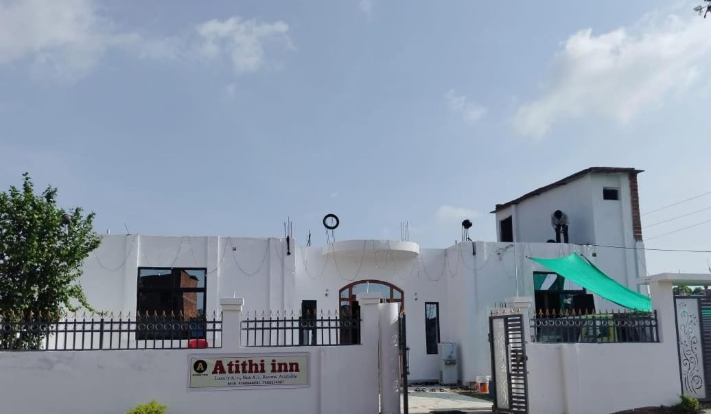 Atithi Inn ขชุราโห ภายนอก รูปภาพ