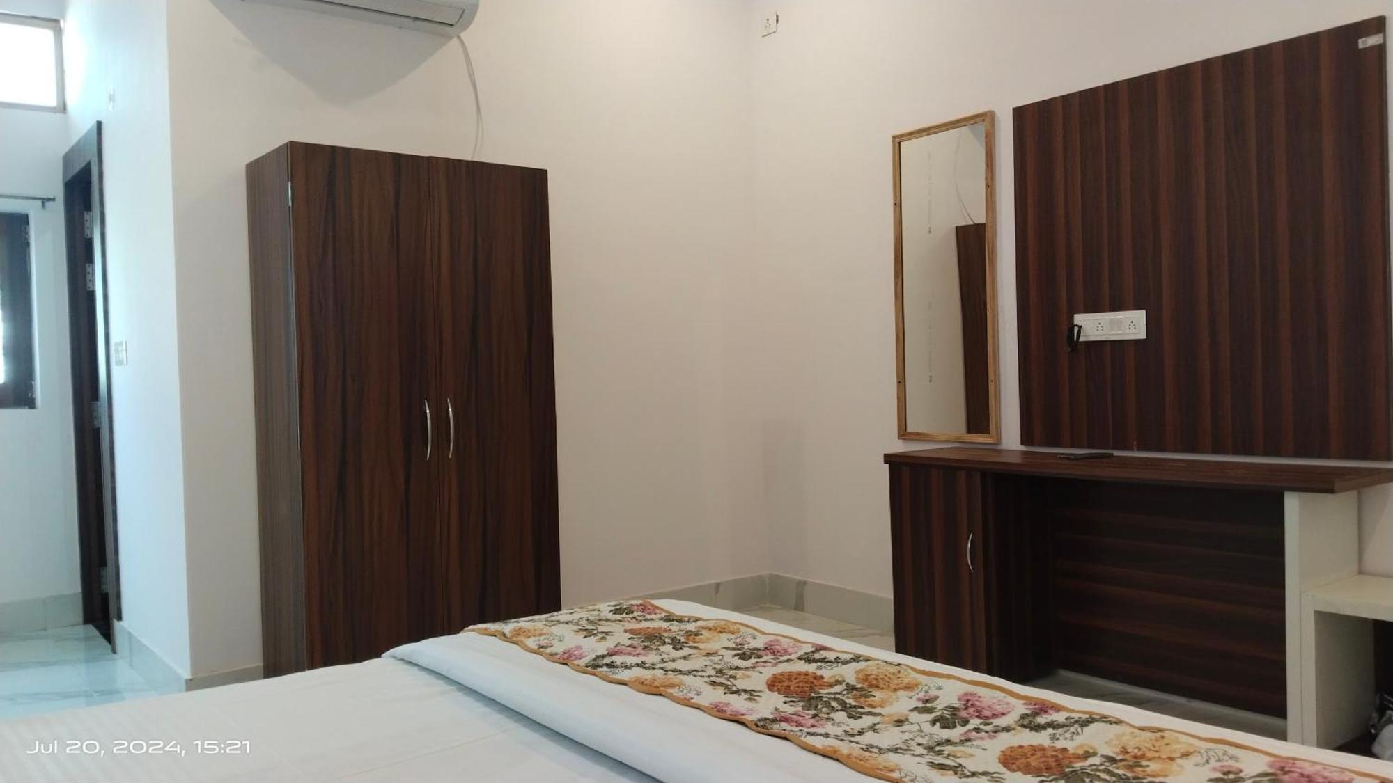 Atithi Inn ขชุราโห ภายนอก รูปภาพ