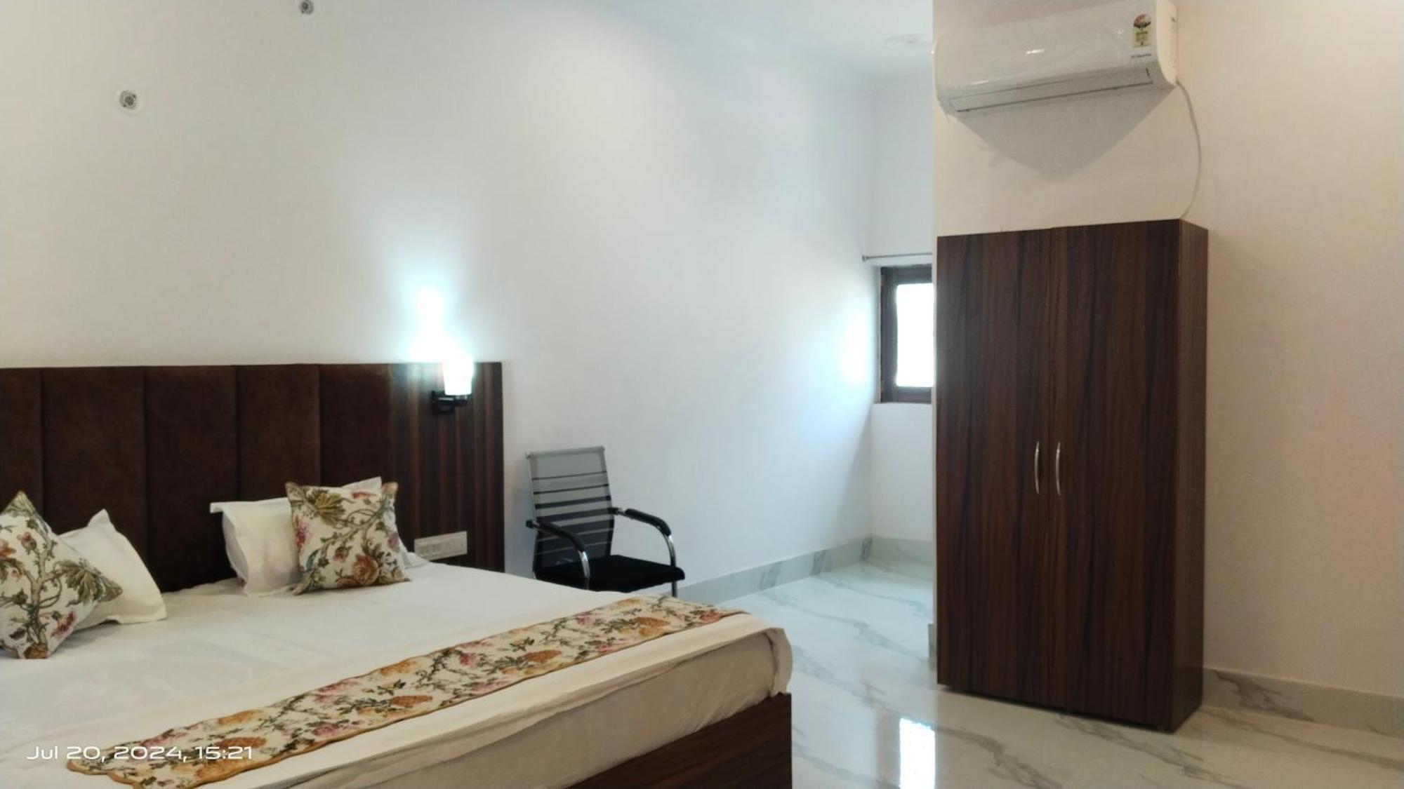 Atithi Inn ขชุราโห ภายนอก รูปภาพ